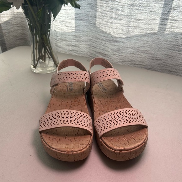 Earth Women's laser cut strap tan/beige Estella Sandals size 8.5 - Picture 2 of 12